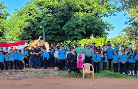 Padres de la Escuela Básica San Lorenzo de Karapaí, tomaron la institución educativa.
