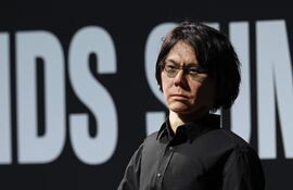 La copia androide del robotista e ingeniero japonés Hiroshi Ishiguro permanece sentada en el escenario durante la Humanoids Summit en Tokio, Japón, el 28 de mayo de 2026. La Humanoids Summit es una conferencia anual de tecnología centrada en el avance de la robótica humanoide. La cuarta edición de la convención se celebra en Tokio.