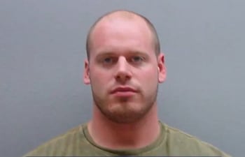 La embajada de Estados Unidos en México informó este lunes que el FBI busca al canadiense Ryan Wedding, exatleta olímpico y quien opera desde México en alianza con el Cartel de Sinaloa (CDS)