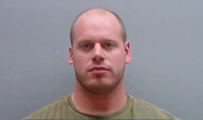 La embajada de Estados Unidos en México informó este lunes que el FBI busca al canadiense Ryan Wedding, exatleta olímpico y quien opera desde México en alianza con el Cartel de Sinaloa (CDS)