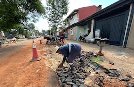 La Essap planea cambiar más cañerías en distintos barrios de Asunción.