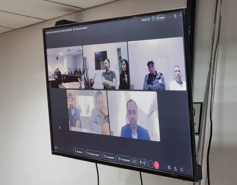 Arriba, de izq a der. Miguel "Celular" Servín, Ricardo Ariel Aquino y Alberto Ayala Jacquet. Abajo, a la izq. Andrés Fernández Acevedo. Los acusados participaron a través de medios telemáticos, desde sus respectivos lugares de reclusión.