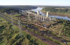 En cuatro años, el país se vería obligado a importar energía eléctrica o volver a generar con derivados del petróleo, advierten organizaciones sociales y políticas.