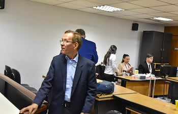 Juicio de Sergio Escobar Amarilla tema petropar.