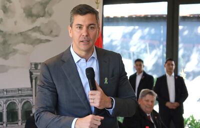 El presidente Santiago Peña, en reunión con líderes colorados ayer.