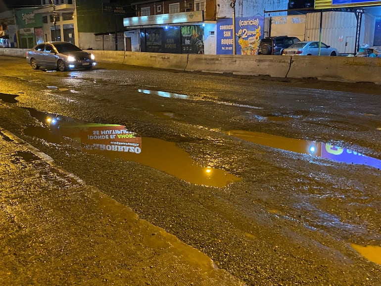 Ruta PY02 casi Leopardi, en pésimo estado.