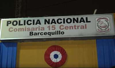 Agentes de la Comisaría 15 de Barcequillo rescataron a dos personas.