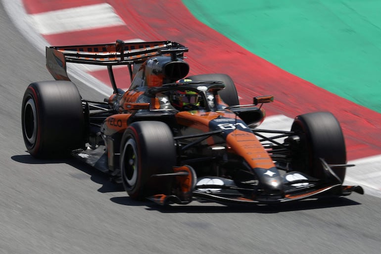 El australiano Oscar Piastri (McLaren) fue el escolta de George Russell (Mercedes) en la FP3.