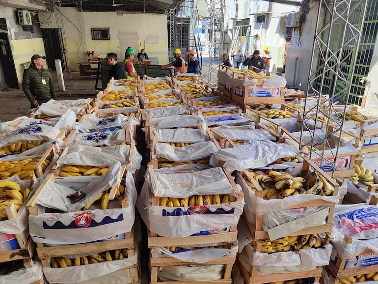En las ultimas semanas, la institución recibió la donación de 280 cajas de banana}. Una parte de las frutas fue distribuida y la otra convertida en mermelada para los reos.  