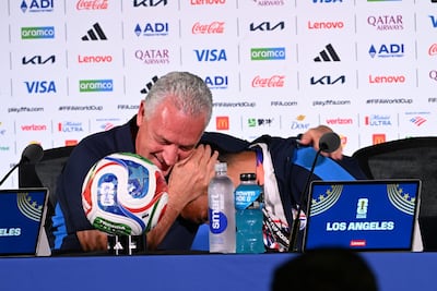 Diego Gómez se respalda con Gustavo Alfaro tras lágrimas de emoción por estar en un Mundial.