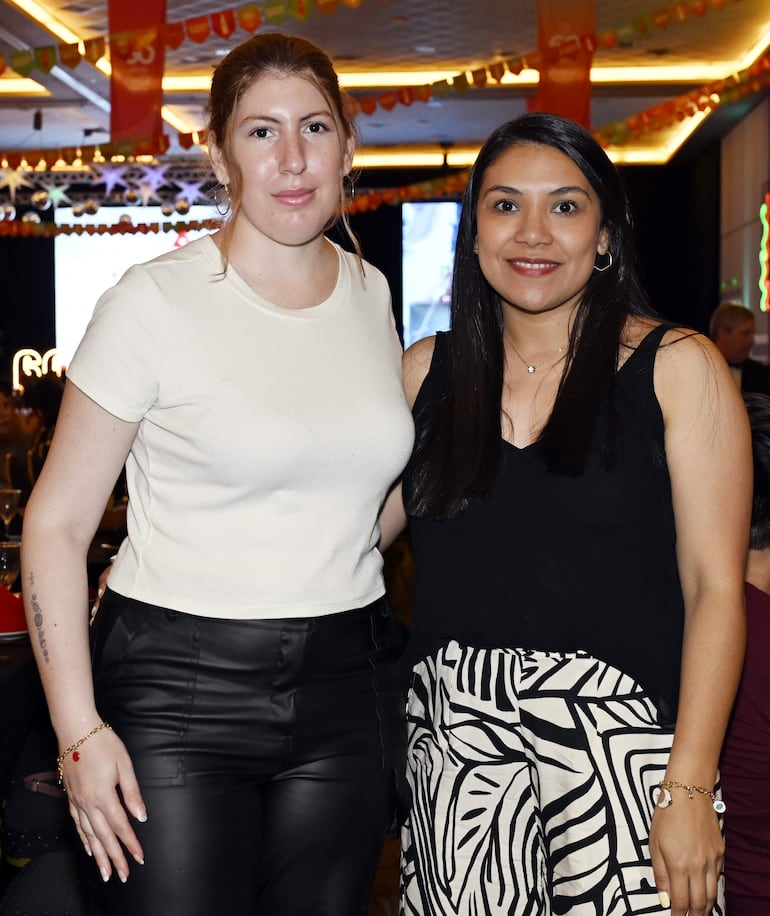 Graciela Carrera y Adriana Acosta.