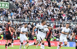 Alejandro Silva (36 años), en el festejo de su gol de Olimpia, en la jornada consagratoria del torneo Apertura 2026 contra Ameliano (1-1).