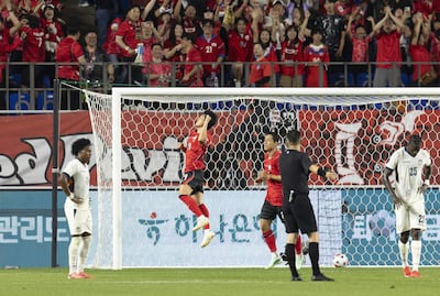 Tras un primer tiempo parejo, Corea de Sur se lo llevó por delante a Ecuador para terminar ganando por 3-0.