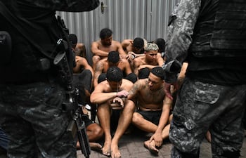 "Operación contención" de la Policía de Río de Janeiro contra las mafias del crimen organizado.