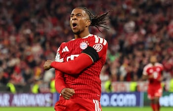 Michael Olise, del Bayern de Múnich, celebra tras anotar el quinto gol durante el partido de la fase de liga de la Liga de Campeones de la UEFA entre el FC Bayern de Múnich y el FK Bodø/Glimt, en Múnich, Alemania.