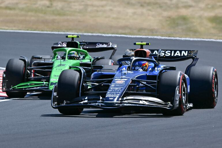 El español Carlos Sainz analizó las dos primeras sesiones de entrenamientos libre del Gran Premio de Japón, en Suzuka, donde se produjo el despiste del australiano Jack Doohan.