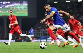 Metz (France), 05/06/2024.- Kylian Mbappe of France (R) in action against Eldin Dzogovic of Luxemburg (L) during the international friendly soccer match between France and Luxembourg, Metz, France, 05 June 2024. (Futbol, Amistoso, Francia, Luxemburgo, Luxemburgo) EFE/EPA/CHRISTOPHER NEUNDORF