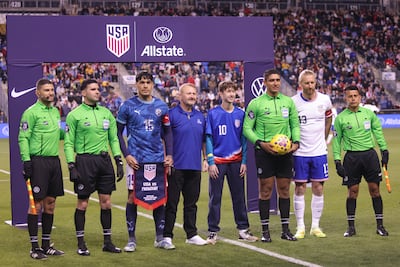Los capitanes Gustavo Gómez de Paraguay y Tim Ream de Estados Unidos, en el amistoso de fecha FIFA, disputado el 15 de noviembre.