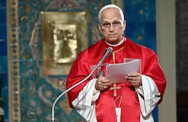 El papa León XIV durante una celebración religiosa en Argelia. Enfático como pocas veces dijo: Dios “no está con los malvados, prepotentes y soberbios”.