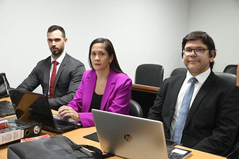 Verónica Valdez y Jorge Arce, fiscales de la Unidad Especializada en Delitos Económicos y Anticorrupción (Udea).