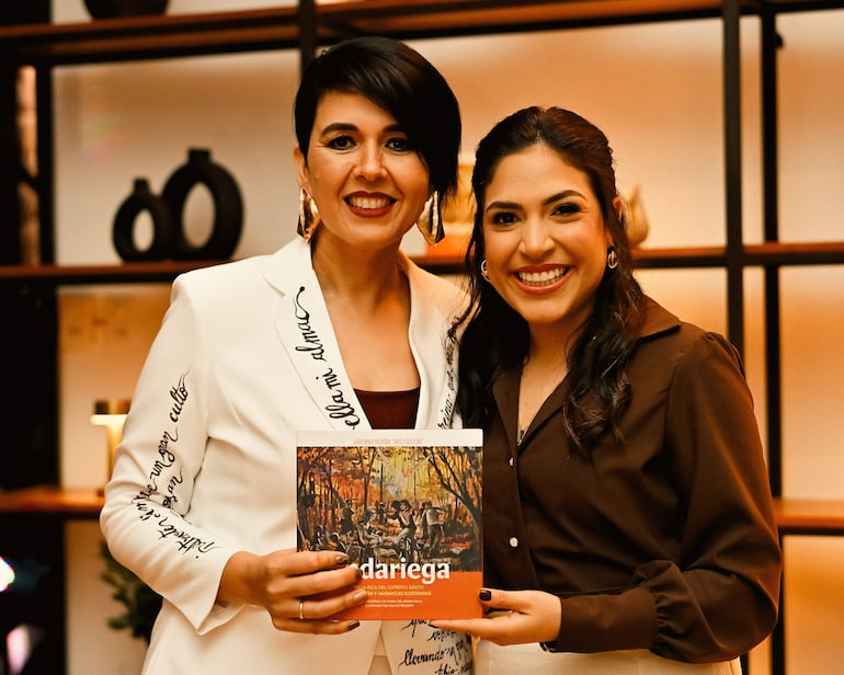 María Sol Arrúa y Ana Liz Resquín presentan su obra 'Andariega' en Villarrica del Espíritu Santo.