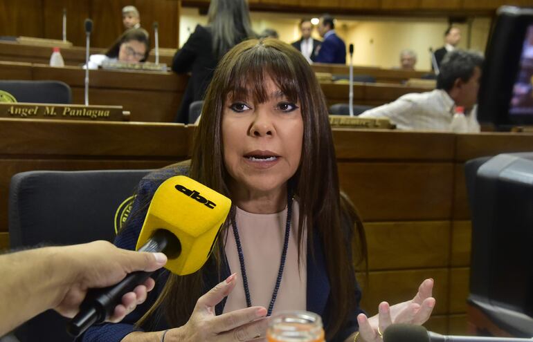 Senadora del PLRA, Celeste Amarilla.