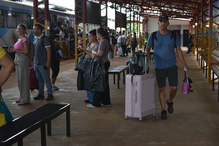 Operativo retorno: 40% del tráfico migratorio corresponde a compatriotas que vuelven a pasar las fiestas