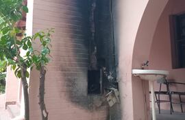 Las clases presenciales de la Escuela Presidente Federico Chávez, del barrio Tacumbú de Asunción, tuvieron que ser suspendidas debido a la explosión del tablero eléctrico.