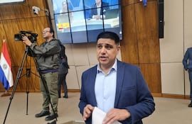 El diputado Hugo Meza (ANR oficialista) acompaña la propuesta de modificaciones del Ejecutivo a la ley anti-ONG.