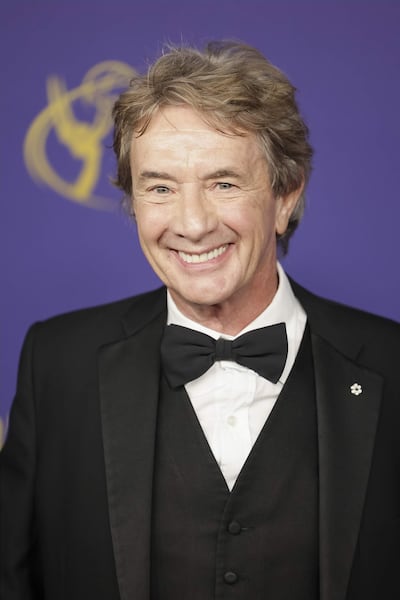 El actor estadounidense Martin Short llega a la alfombra roja de la 76.ª edición de los Premios Emmy, celebrada en el Teatro Peacock de Los Ángeles, California, EE. UU., el 15 de septiembre de 2024.