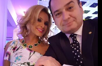 ¡Hermosa pareja! Shelby Katyana González y Carlos Troche.