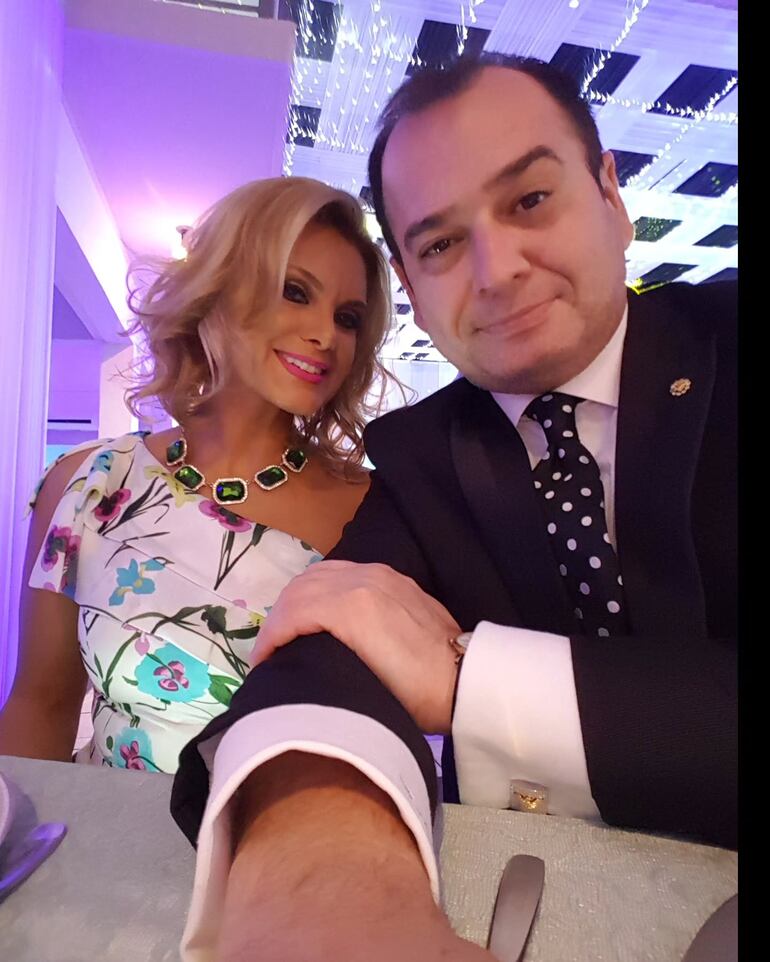 ¡Hermosa pareja! Shelby Katyana González y Carlos Troche.