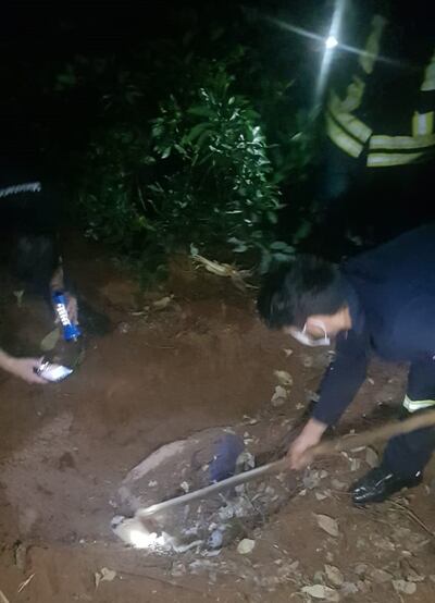 Desentierro del cuerpo.