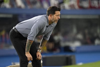 El uruguayo Jorge Bava, entrenador de Cerro Porteño, durante el partido frente a Recoleta FC por la fecha 8 del torneo Apertura 2026 de la Primera División de Paraguay en el estadio La Nueva Olla, en Asunción, Paraguay.