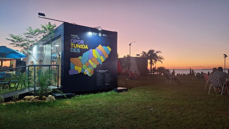 Biblio Playa Encarnación.