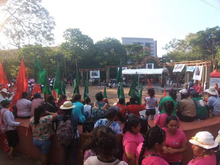 Marcha en conmemoración del Día Internacional de la Eliminación de la Violencia contra las Mujeres.