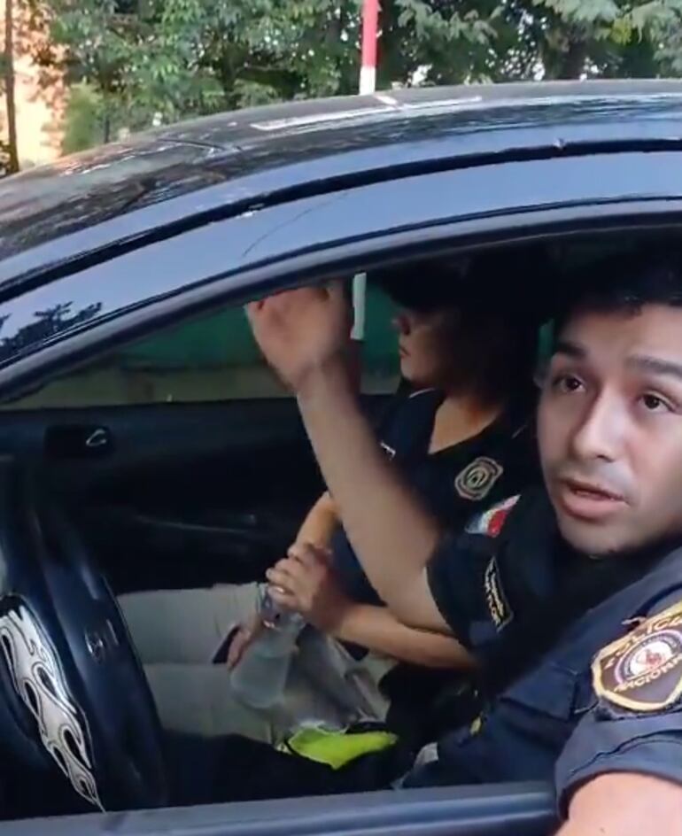 Agentes policiales intentaron ingresar al campus, pero estudiantes no lo permitieron invocando la autonomía universitaria.