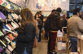 Diversas opciones para niños y adultos se pueden encontrar en los stands de la Feria Internacional del Libro (FIL) Asunción.