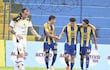 Los futbolistas del Sportivo Luqueño celebran un gol en el partido ante Guaraní por la sexta fecha del torneo Apertura 2026 de la Primera División de Paraguay en el estadio Erico Galeano, en Capiatá, Paraguay.