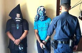 Aprehenden a Santiago Zárate Valdez y Javier Cáceres Olmedo tras intento de robo de un camión de bomberos en Sapucái