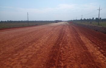 Trabajo previo al asfaltado de un sector del “Corredor Agroindustrial” correspondiente a la colonia Volendam y Villa del Rosario