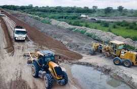 La deuda a las constructoras pone en riesgo la continuidad de las obras.