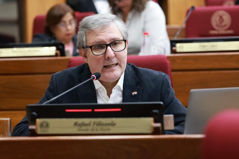 Filizzola pide a Bachi que Fiscalía identifique al senador que amedrentó a fiscala