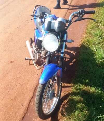 La motocicleta en la que se desplazaba el joven al momento del accidente.