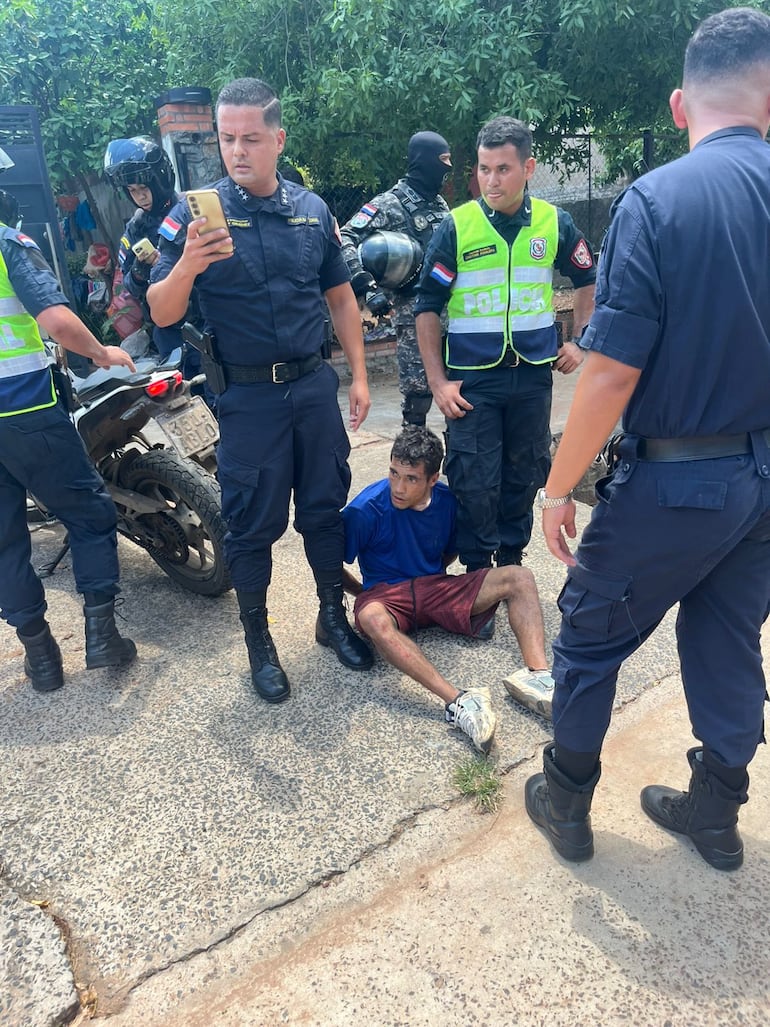 Video: huida por los techos terminó con un detenido en Villa Elisa