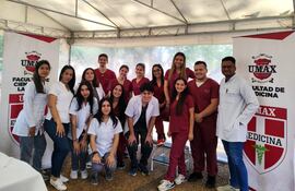 Estudiantes aportaron su grano de arena a esta celebración.