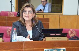 Blanca Ovelar, senadora colorada independiente y exministra de Educación en el gobierno de Nicanor Duarte Frutos.