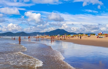 Durante el inicio del verano, el Cuerpo de Bomberos de Santa Catarina informó que 2.153 personas fueron rescatadas bajo peligro de ahogamientos.