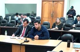 El exconcejal de Luque (ANR) Óscar González Chaves (der.) y su abogado Claudio Lovera.