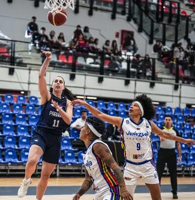 Paloma Niz, una de las de mejor rendimiento en Paraguay ante Venezuela.